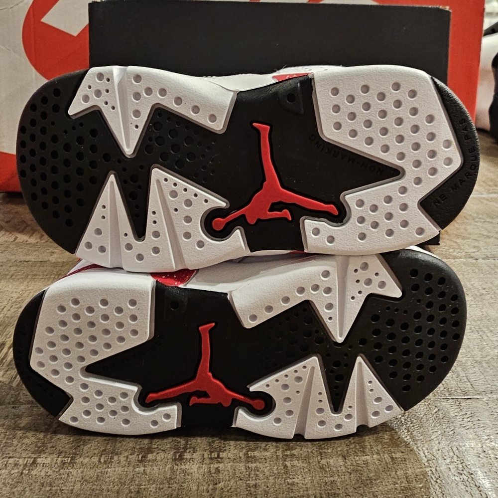 NWT Jordan 6 Retro White/Red/Black Size 6C - Picture 5 of 6